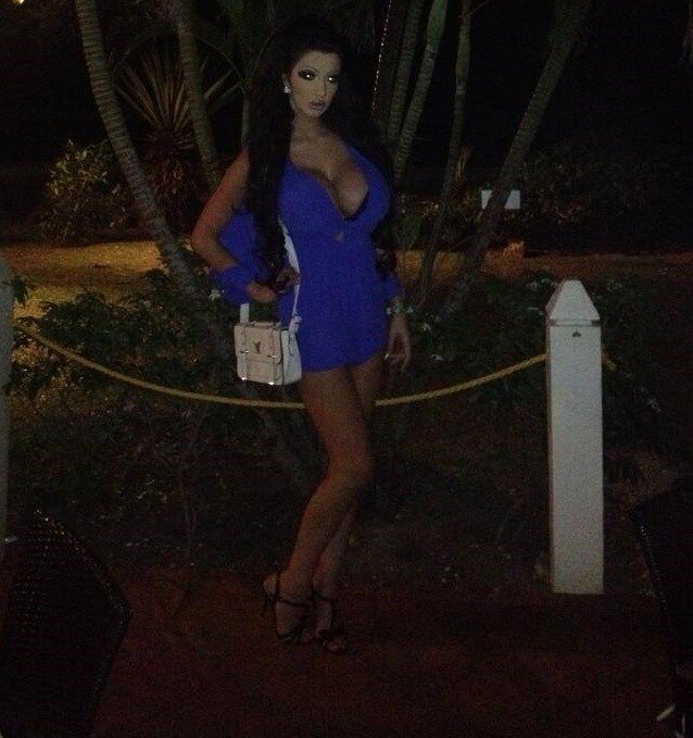 Melissa Monroe wears an FF normie electric dark blue dress out in the public space - bblue fota bim bo picture