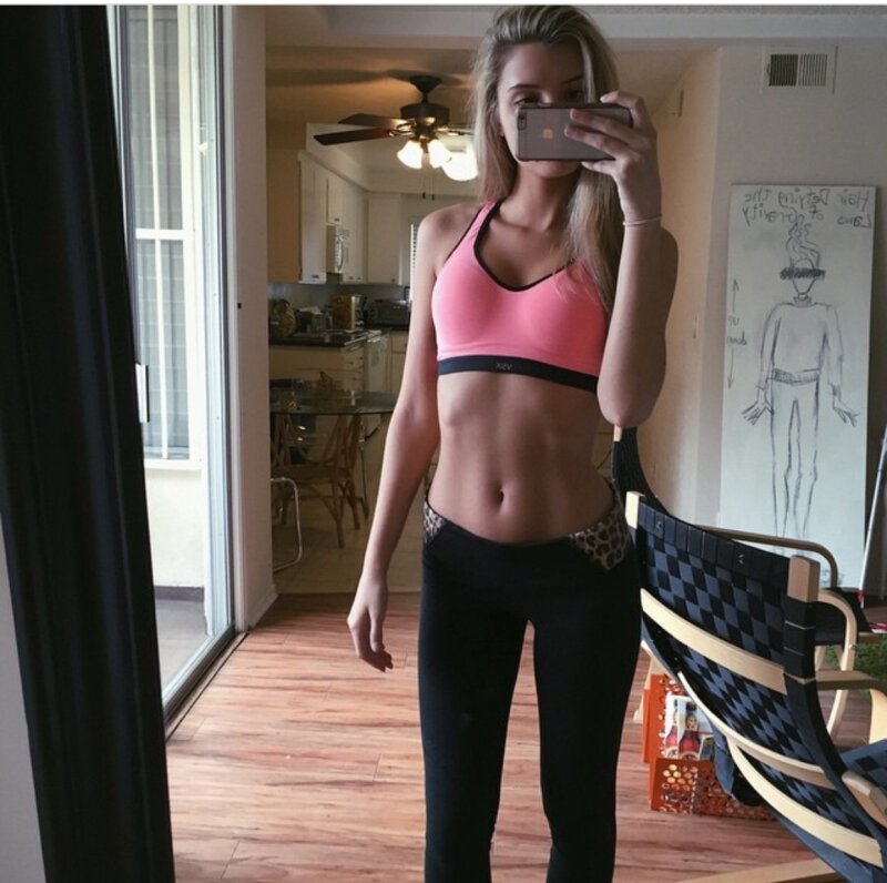 Alissa Violet is looking sexy as hell in pink sports bra with black yoga pants picture