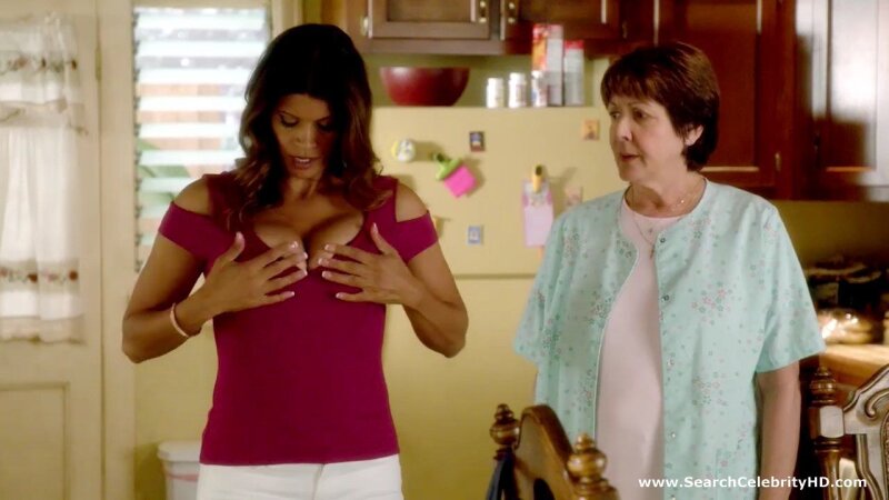 Andrea Navedo & Ivonne Coll - Jane the Virgin - S01E04 picture