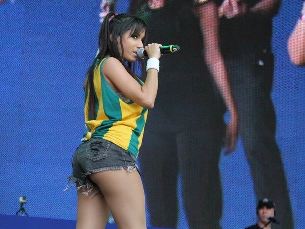 Mc Anitta picture