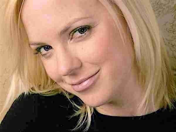 ANNA FARIS picture