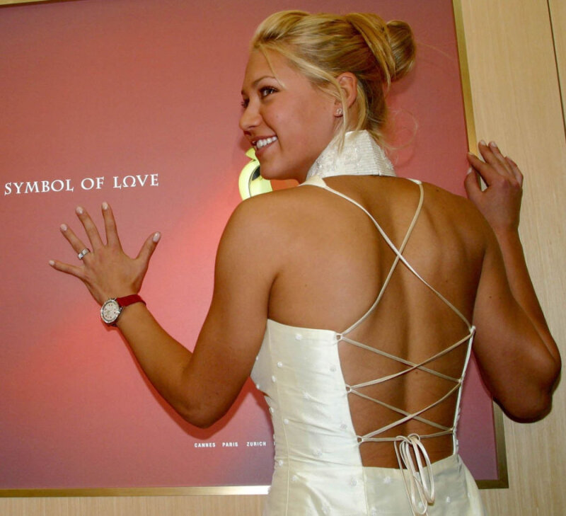 Anna Kournikova -6/81 -5'8''- 36-25-36''- 34B-Bra - 123lbs - 9-Shoe, Moscow Sweet Cunnilingus! - Yum! Yum! picture