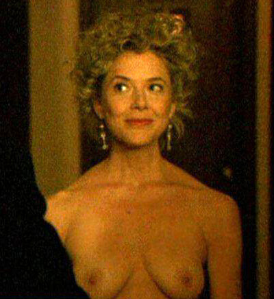 Annette Bening fully nude in The Grifters picture