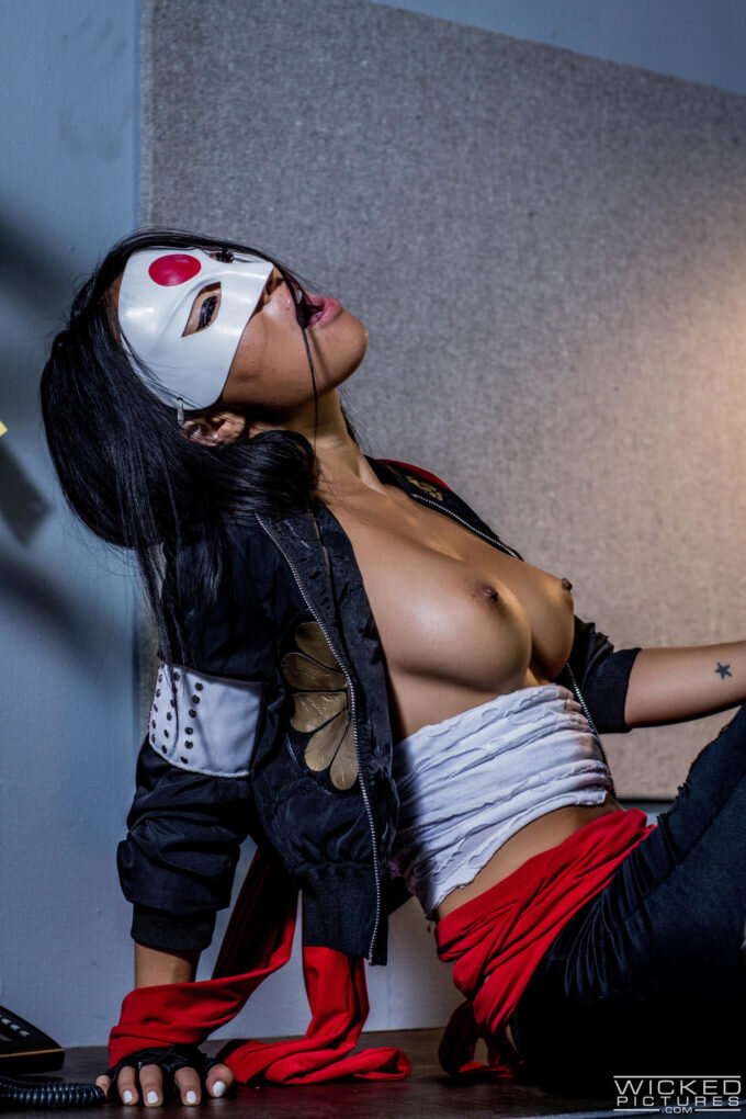 DC Comics - Asa Akira - Katana picture