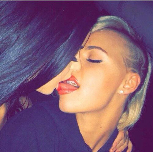 Demi Rose Mawby kissing Ashley Martelle picture