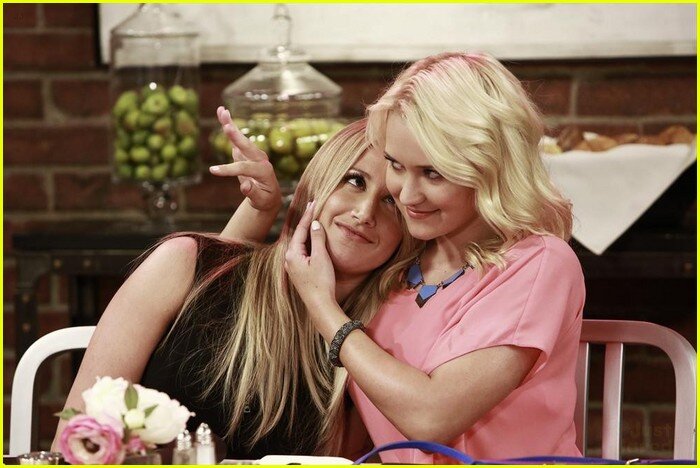 Ashley Tisdale Emily Osment picture