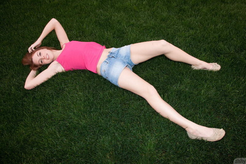 Aubrey Belle - Laying Around picture