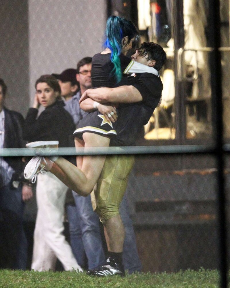 Sexy blue hair Bella Thorne upskirt picture