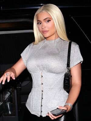 Kylie Jenner arriving at Catch Restaurant in Beverly Hills picture