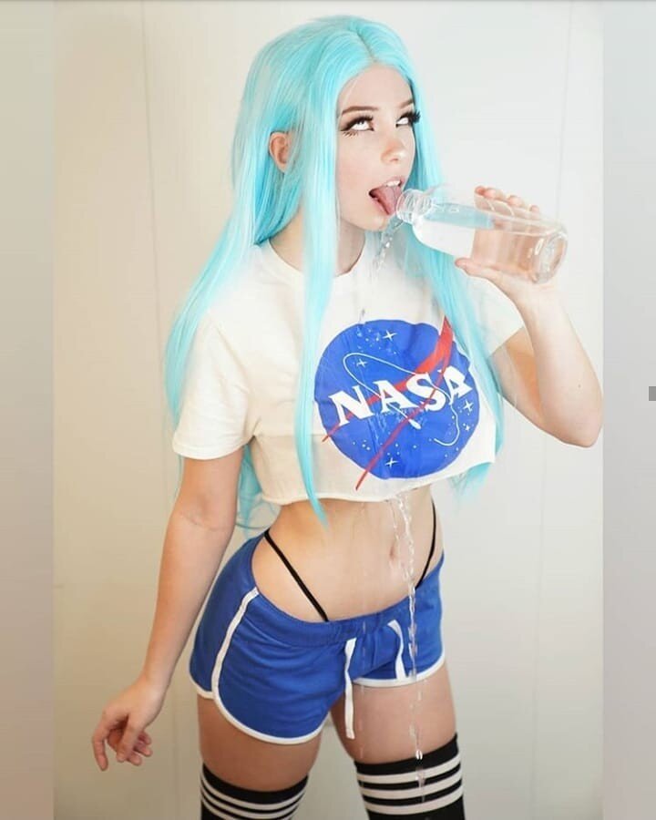Belle Delphine spills water on herself picture