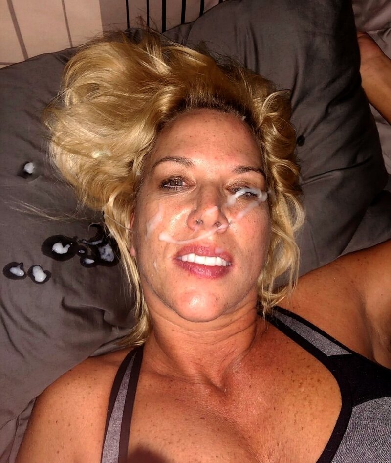 This woman knows whats right! Takes facial like a pro then poses for a cameo! picture
