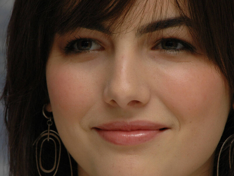 Camilla Belle -10/86 -5'8''- Wonderful Face, Kiss! Kiss! - Yum! Yum! picture