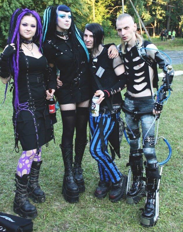 Little Billy The Drug Addict are a bunch of goth people with gothicly dressed gothic babes outside at emo fest - SGB gothh picture