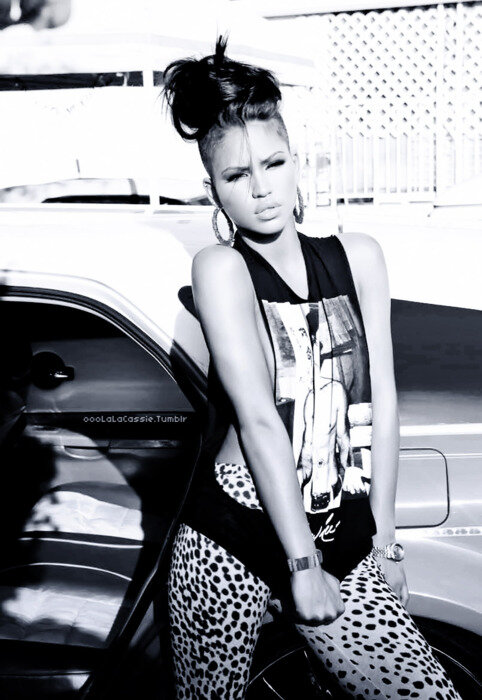 Cassie Ventura: terrible singer, beautiful woman. picture