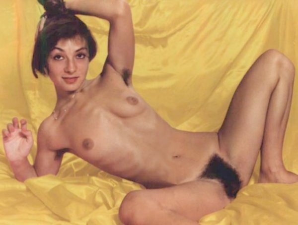 Catherine Ringer shows off her naked body! picture