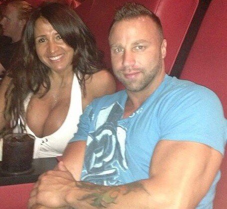 Yilana Diaz aka Yliana Dias is with a big buff cute guy - muscular men - fota cuteguy picture