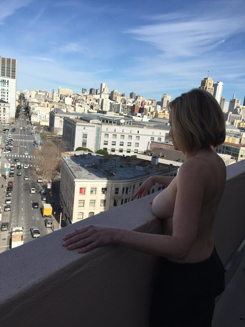 Chelsea Handler Boobies on the Balcony picture