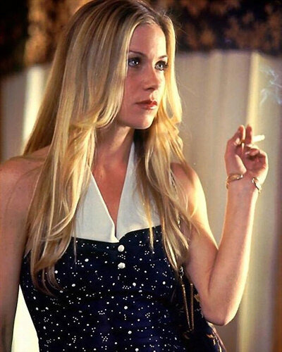 Christina Applegate picture