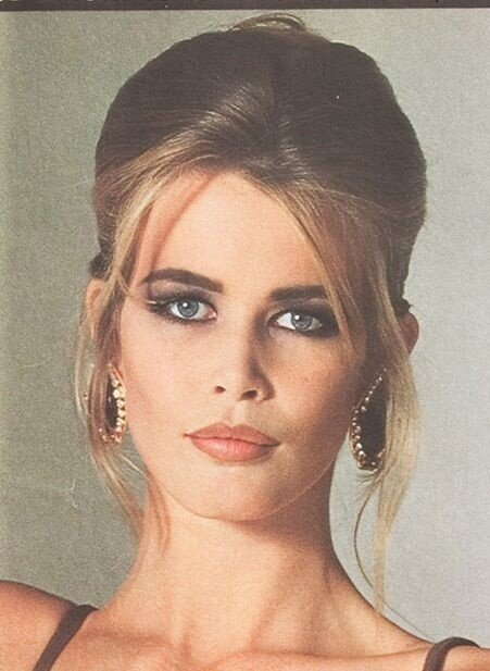 Claudia Schiffer picture