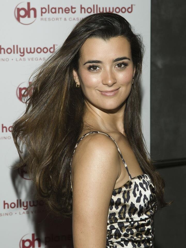 Cote de Pablo picture