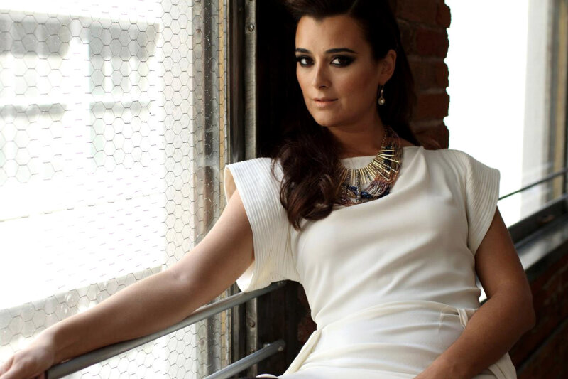 Cote de Pablo picture