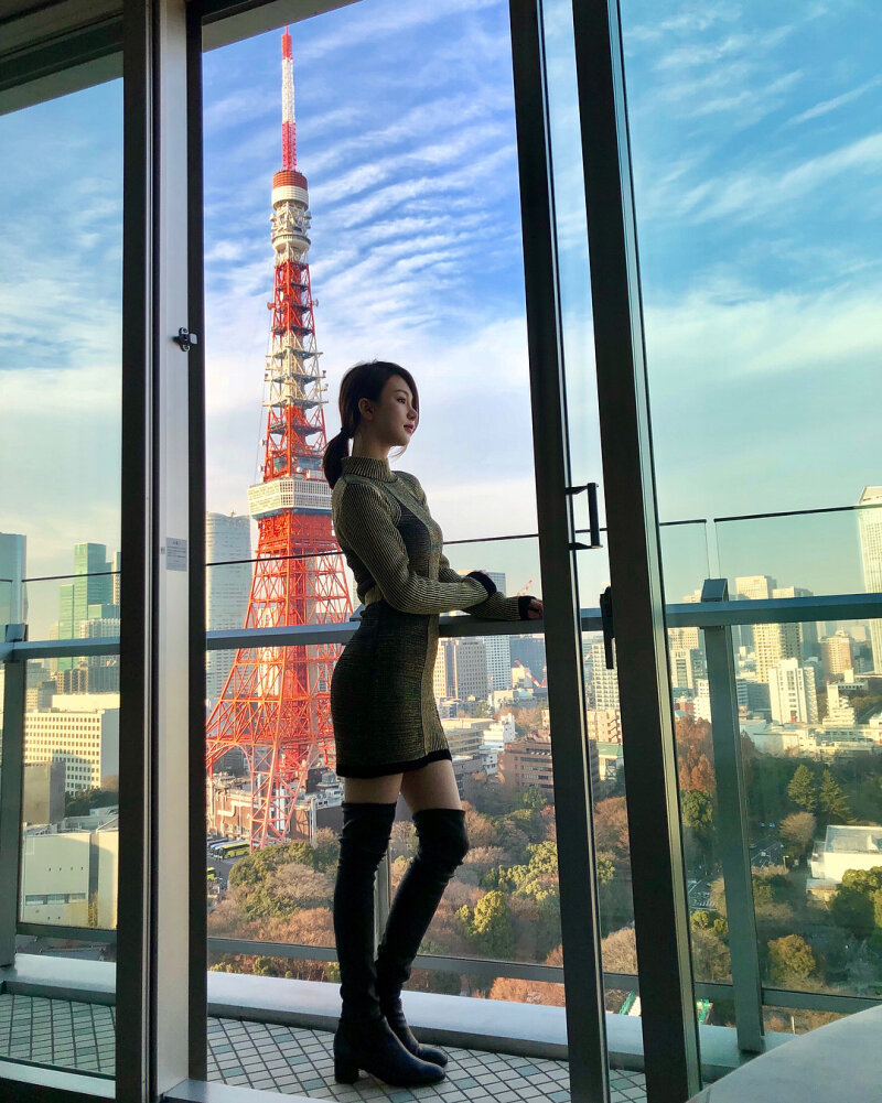 Crystal Lee Tokyo Tower picture