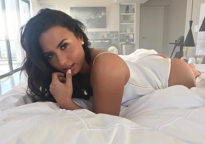 Demi Lovato in Bed... picture