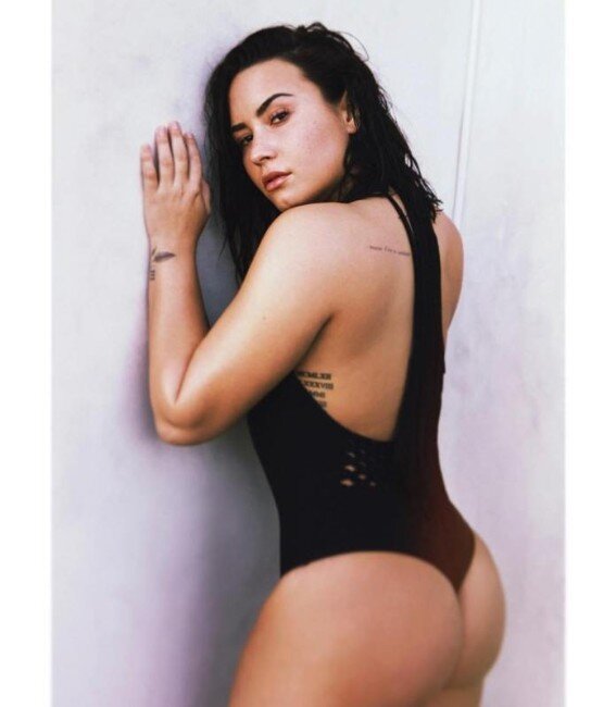 Demi Lovato bubble butt picture