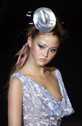 DEVON AOKI picture