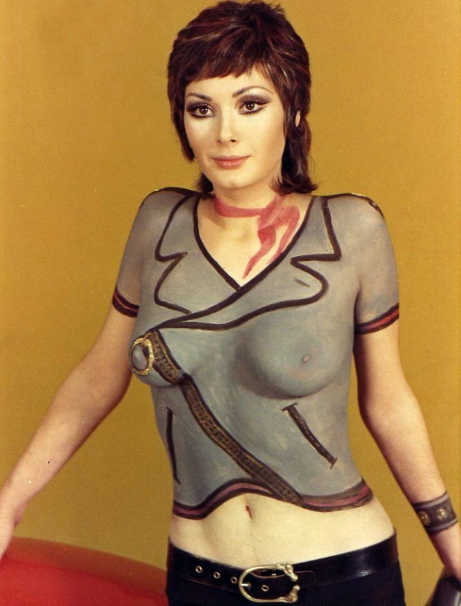 Edwige Fenech showing off her great tits picture