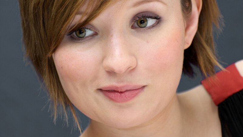 Emily browning picture