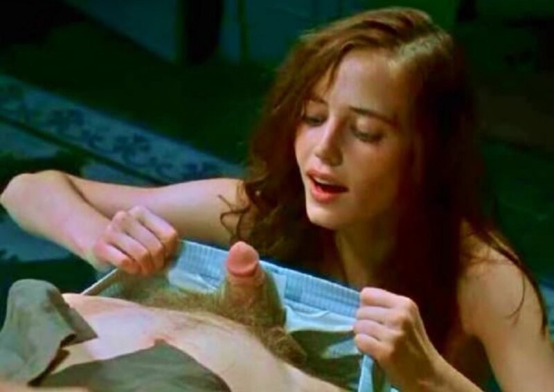 Eva Green having a closer look picture