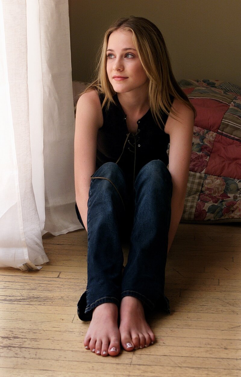 Evan Rachel Wood -9/87 -5'6''- 34-25-34''-32B-Bra -119lbs - 9-Shoe, Pretty Non-Petite Feet, Hot -YUM! picture