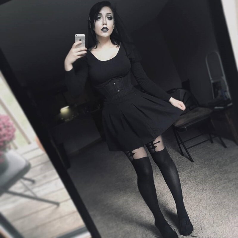 Fabiana Pozzi is porn star in goth corset - cors gothh FOTA picture