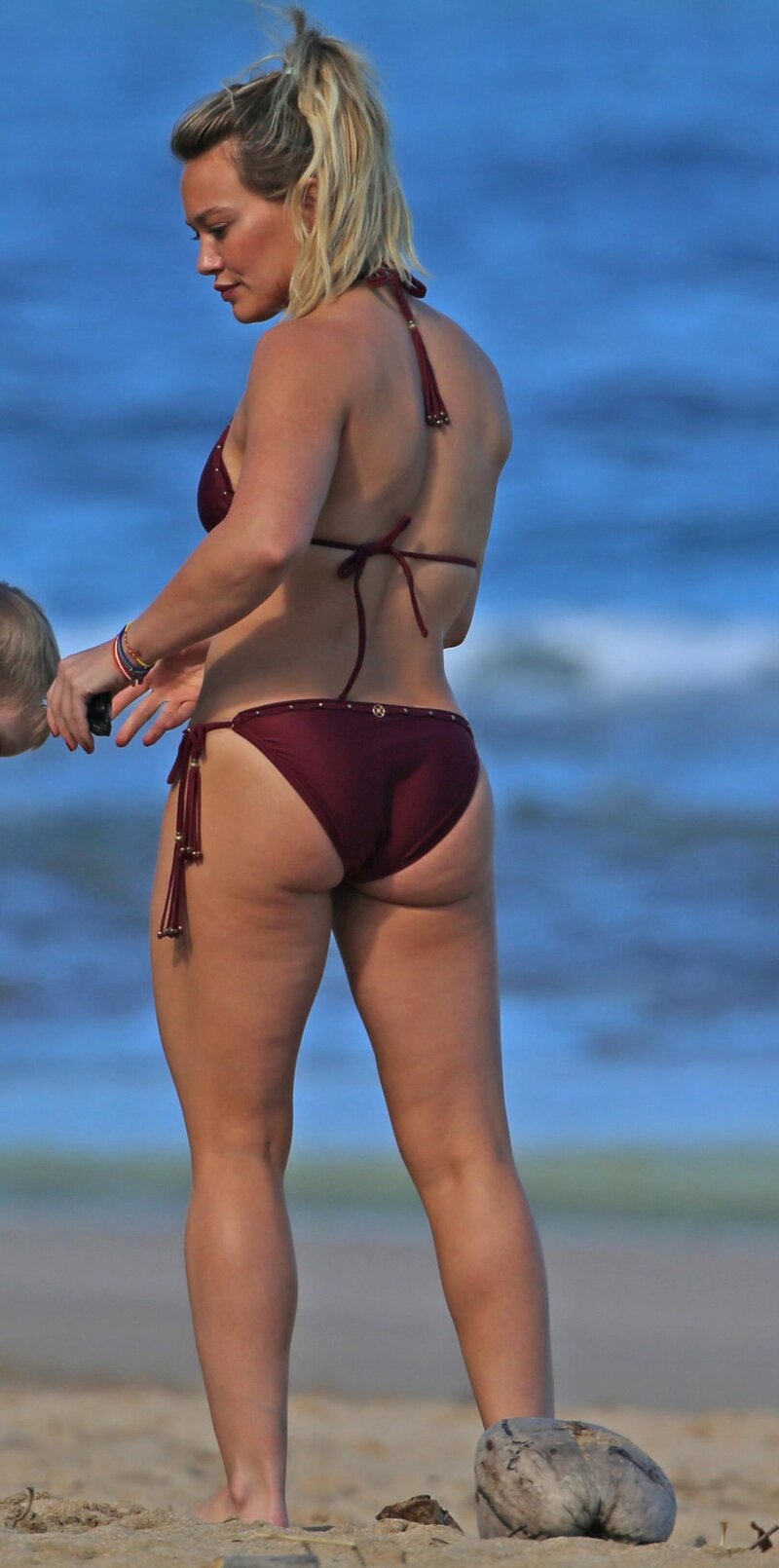 Hilary Duff bikini picture