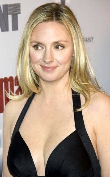 Hope Davis’ Amazing Cleavage (That LOOK!!!!) picture