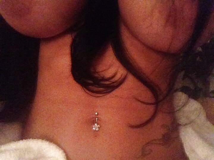 Lulu De Rooij has her huge ass boobs that do not lie & just won't quit - fota picture