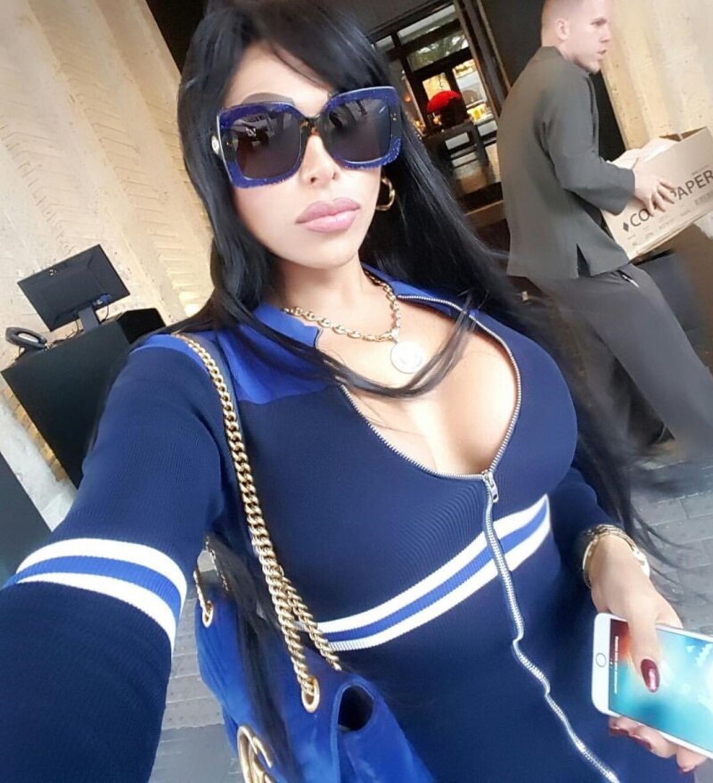 Tamarah Isabella has some nice sexy plump lips in her blue outfit Mc Boobies - SGB lipz picture