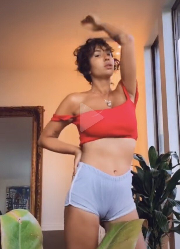 Jackie Cruz dancing cameltoe flash picture