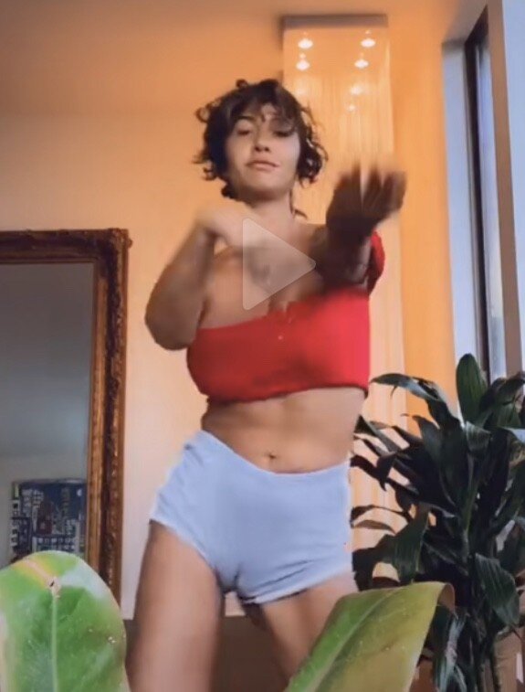 Jackie Cruz dancing cameltoe flash picture