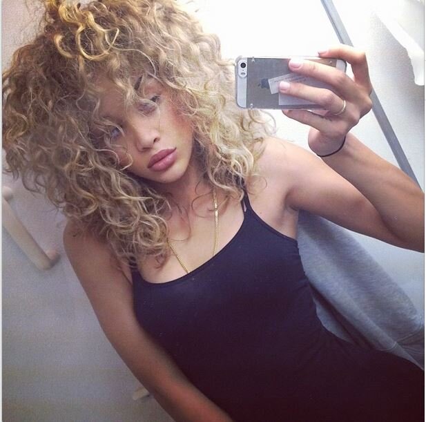 jasmine sanders selfie picture