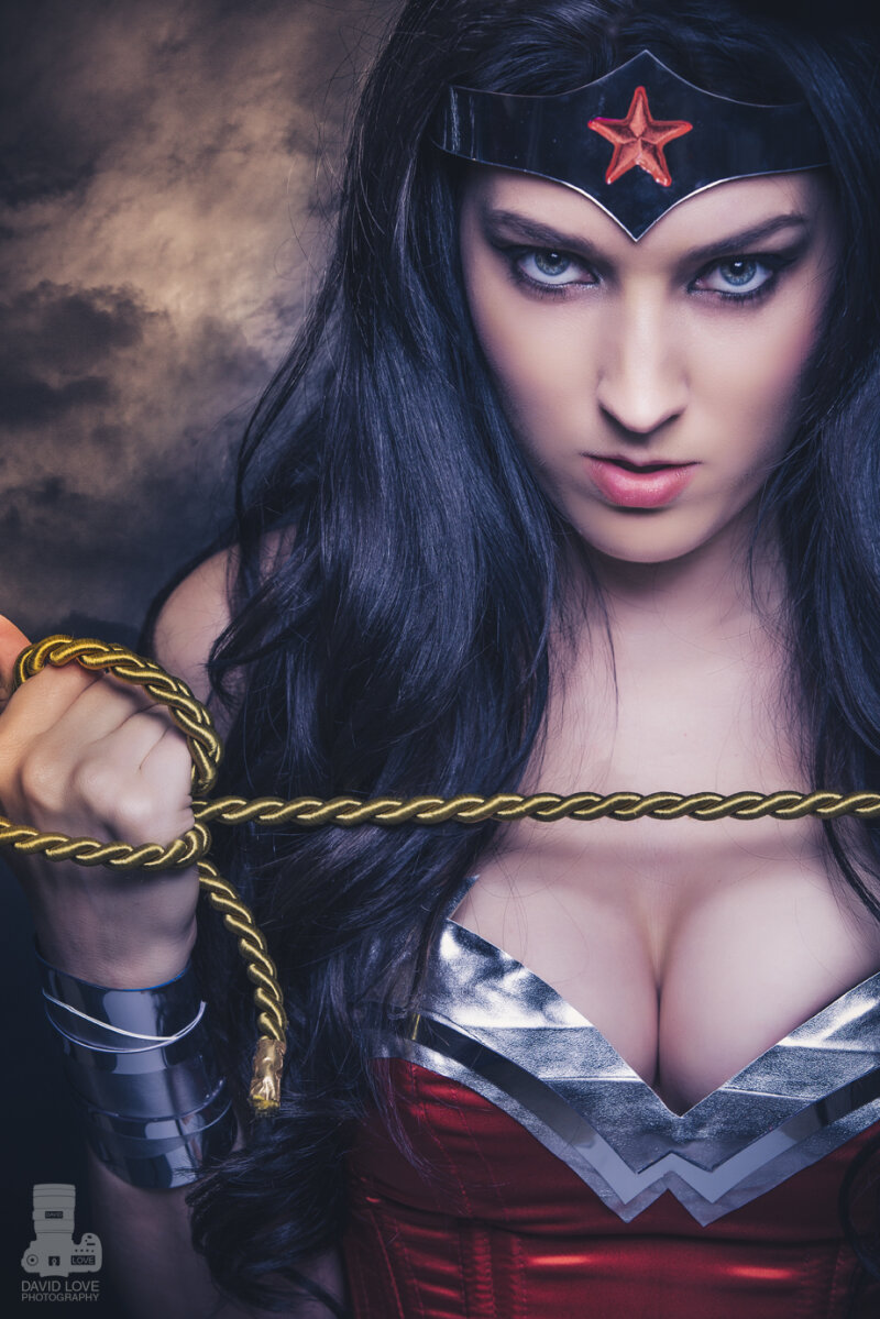 Jenifer Ann Wonder Woman Cosplay picture