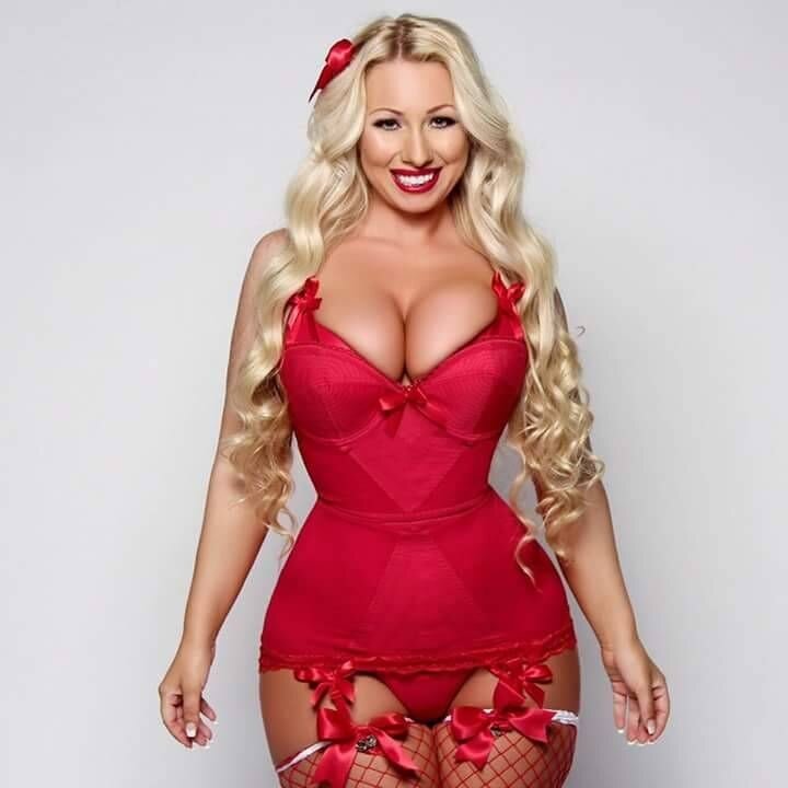 Jenna Shea in lingerie rossa picture