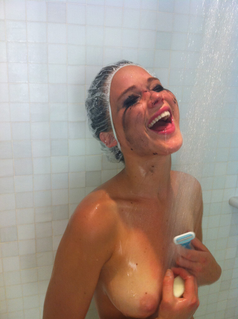 Complete set of Jennifer Lawrence leaked phone images (91 IMAGES-NSFW) | photo 55 picture