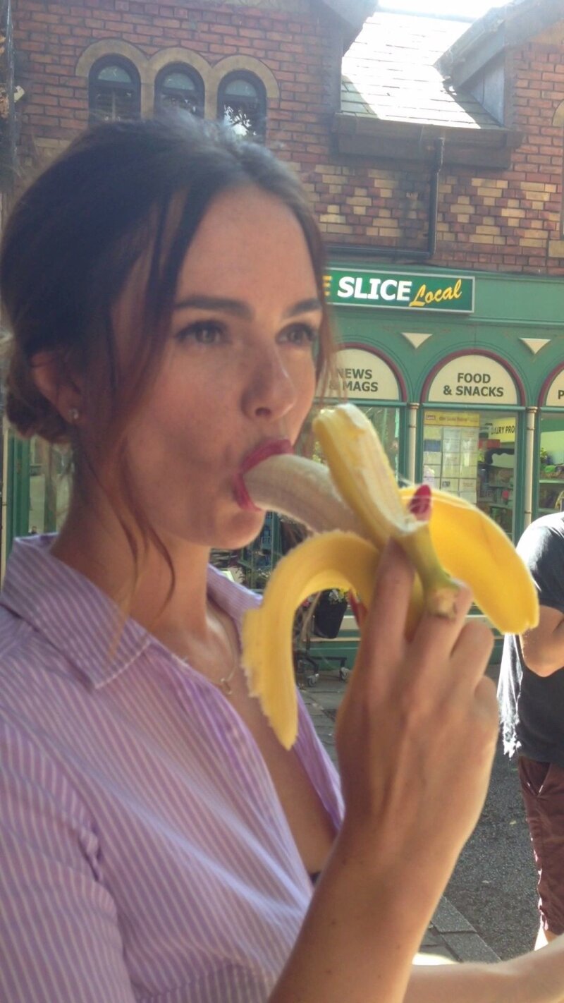 Jennifer Metcalfe sucking banana picture