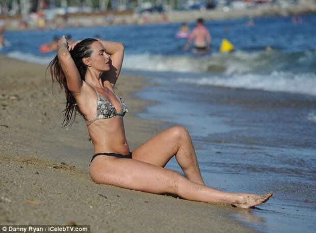 Jennifer Metcalfe -9/83 -5'6''- 34-24-38''- 32B-Cup - 125lbs - 6-Shoe, Pretty Legs, Cunnilingus! - Yum! Yum! picture