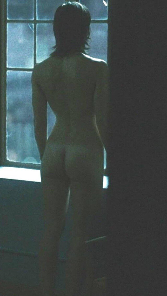 Jessica Biel has a perfect figure and firm ass picture