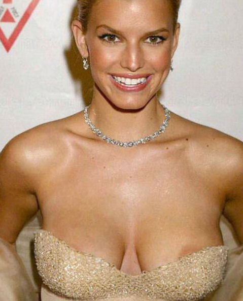 Jessica Simpson Nipples on the red carpet picture