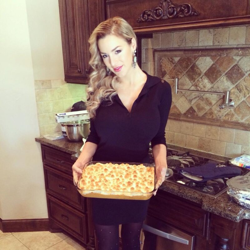 Trophy Wife: Jordan Carver picture