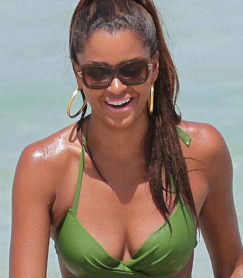 Claudia Jordan in green bikini paparazzi shots picture